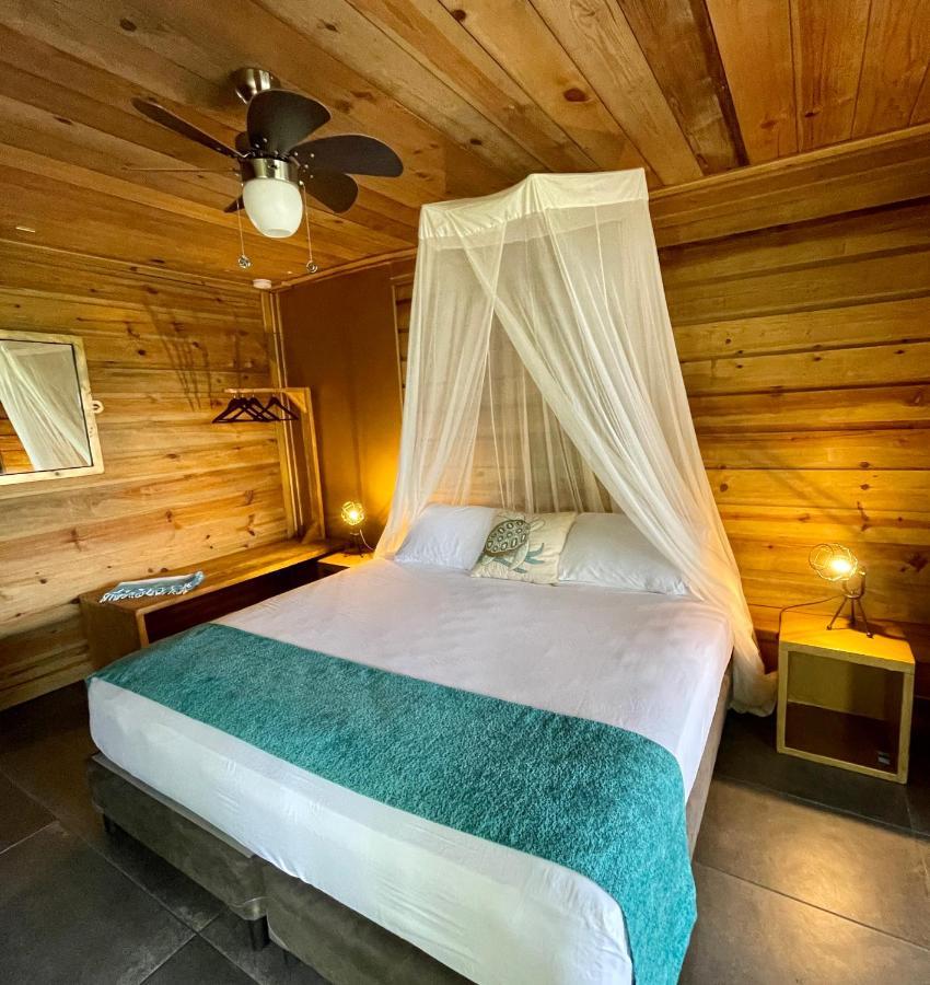 بوكاس تاون Eden Jungle Lodge المظهر الخارجي الصورة
