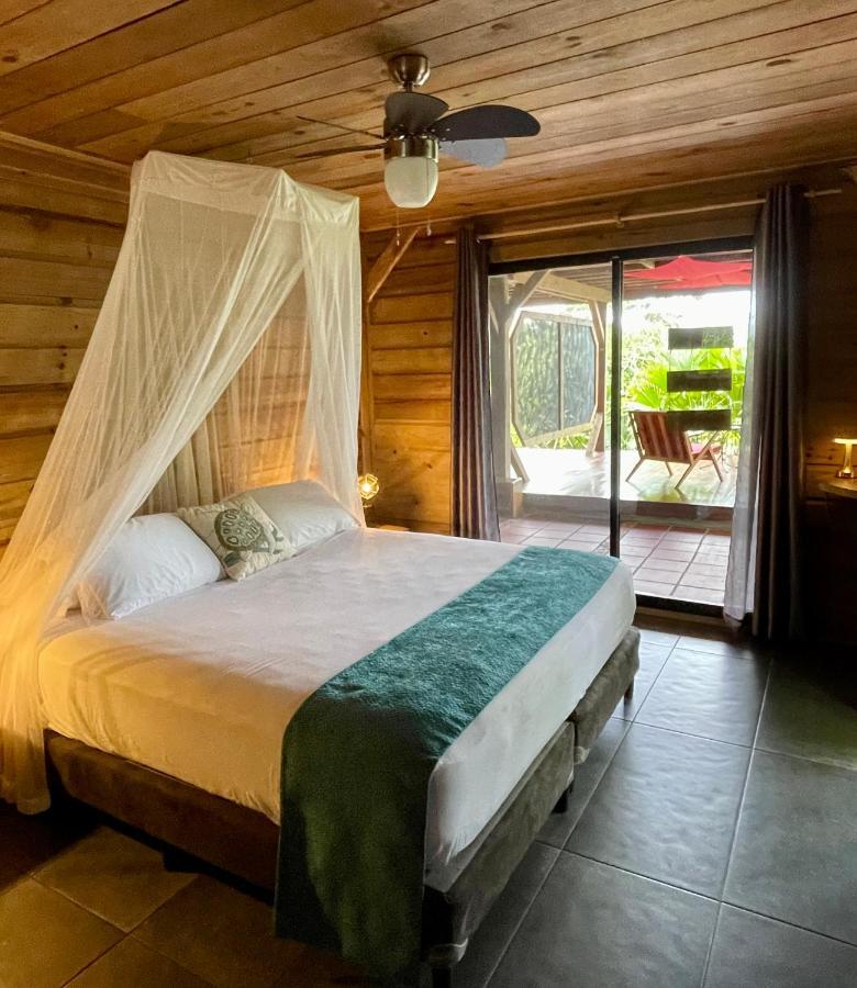 بوكاس تاون Eden Jungle Lodge المظهر الخارجي الصورة